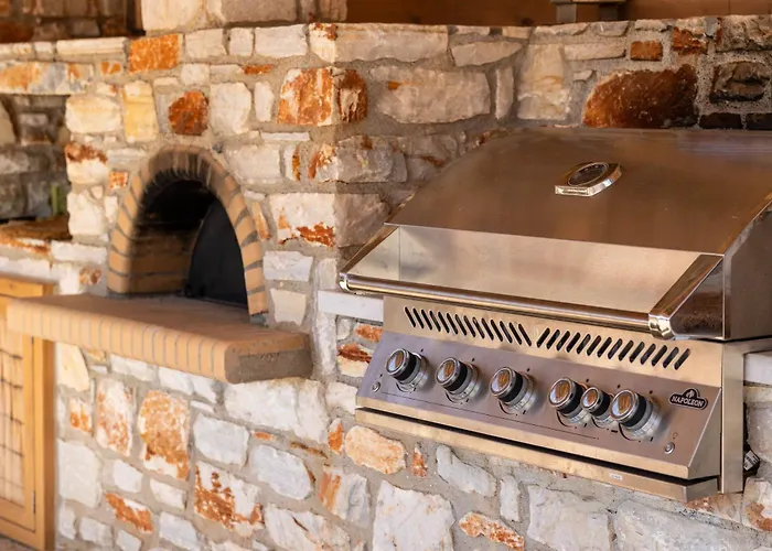 Estate Naxos - Private Hillside Estate *