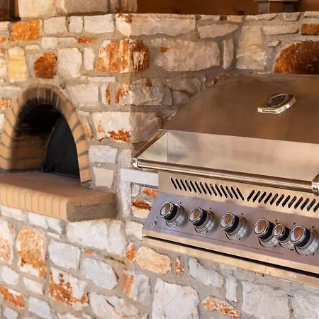 Estate Naxos - Private Hillside Estate *