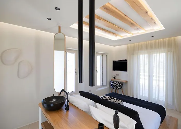 Estate Naxos - Private Hillside Estate *